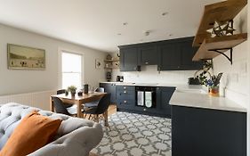 Osric Apartment